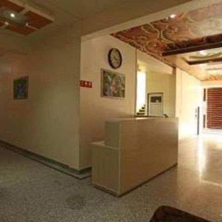 מלון Vrindāvan Anamsa Residency מראה חיצוני תמונה