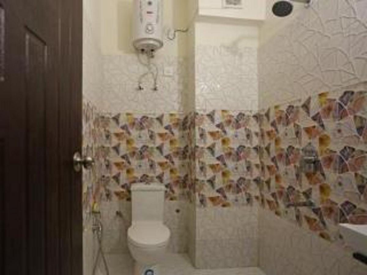 מלון Vrindāvan Anamsa Residency מראה חיצוני תמונה