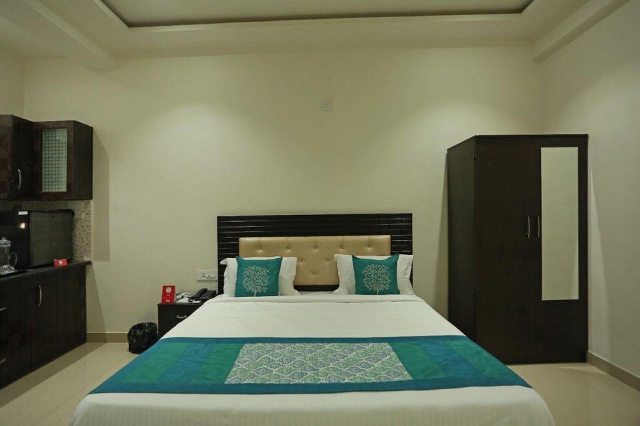 מלון Vrindāvan Anamsa Residency מראה חיצוני תמונה