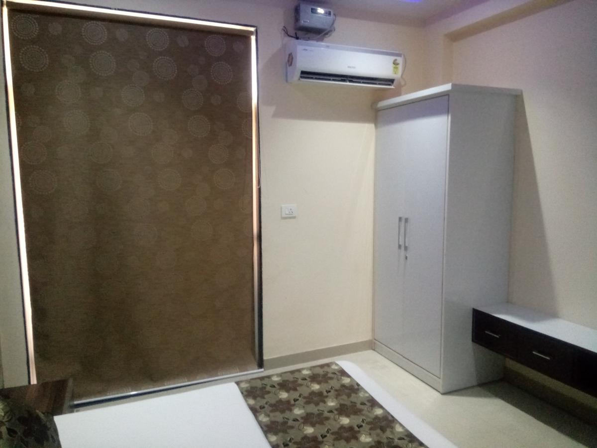 מלון Vrindāvan Anamsa Residency מראה חיצוני תמונה