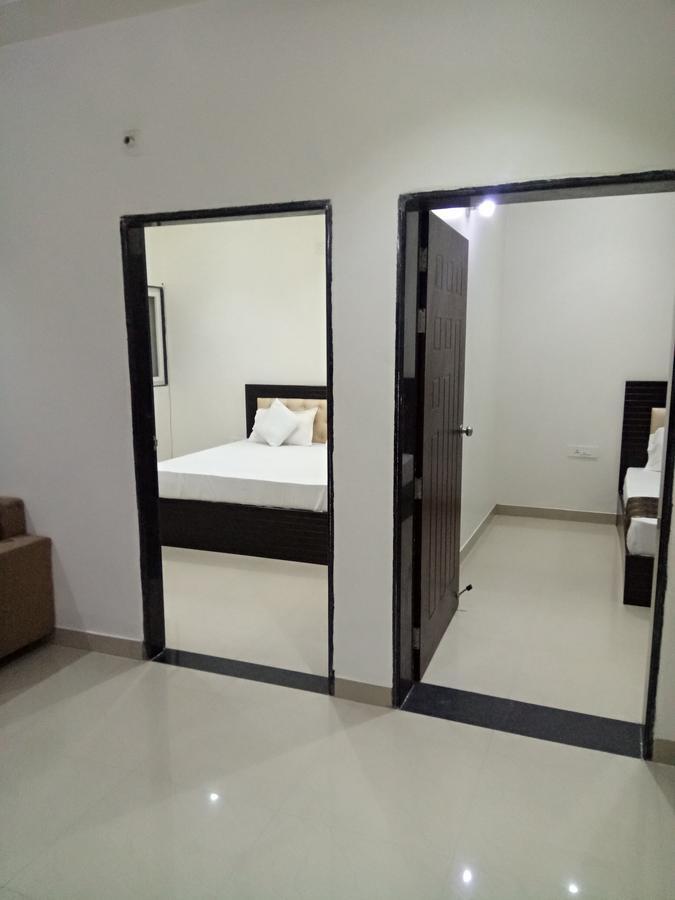 מלון Vrindāvan Anamsa Residency מראה חיצוני תמונה